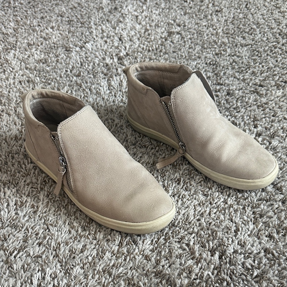 Women's Casual Slip-On Zip Sneakers in Beige Gianni Bini